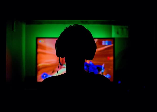 ONLINE GAMING